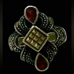 925 Sterling Silver Red Gem Accent Floral Ring